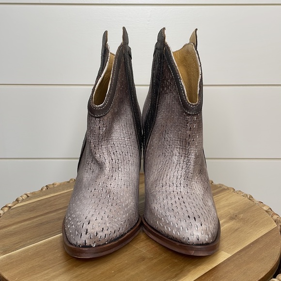 NEW Hazel Blues NM by Naughty Monkey Rita Bootie Grey Brown Distressed Leather 6 - Picture 2 of 6